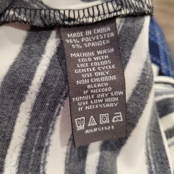 Vince camuto sleeveless blouse top - Picture 7 of 7